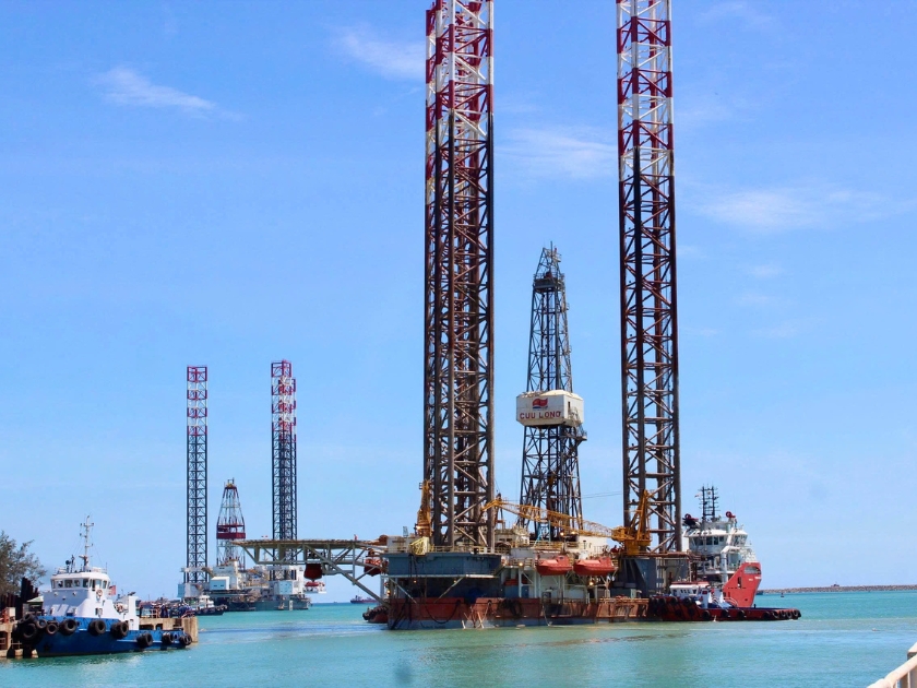 Lai Dắt Tàu Biển Quảng Ngãi (2)