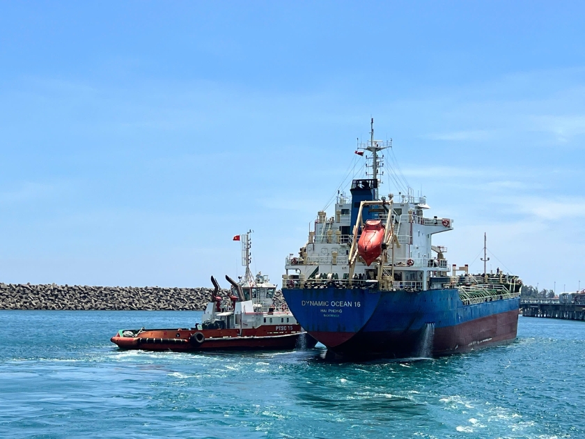 Lai Dắt Tàu Biển Quảng Ngãi (6)
